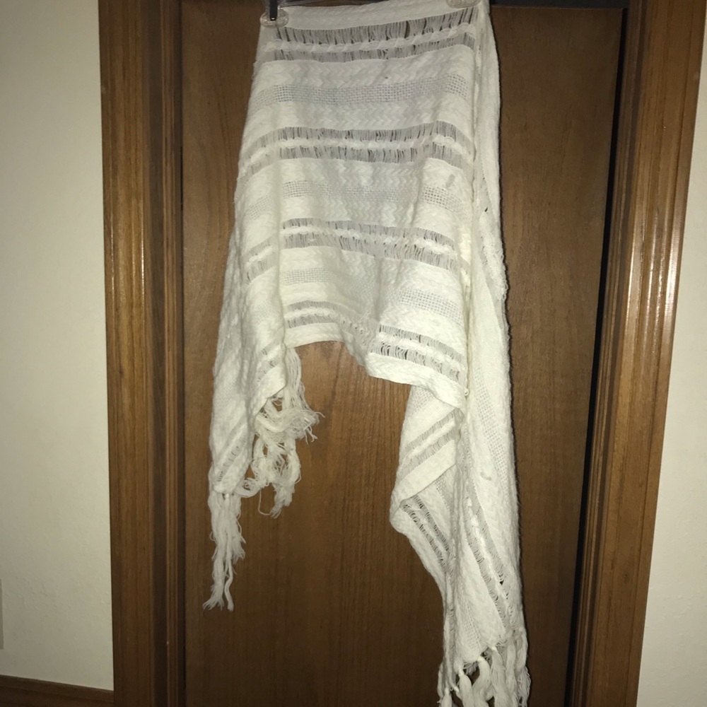 Off white wrap very nice no damage